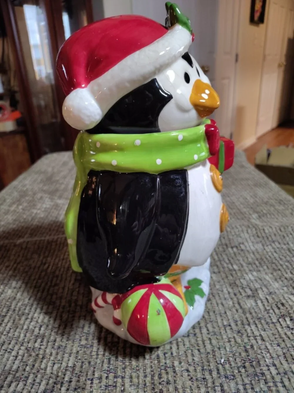 COLLECTIBLE PENGUIN COOKIE JAR - GREAT FOR WINTER MONTHS